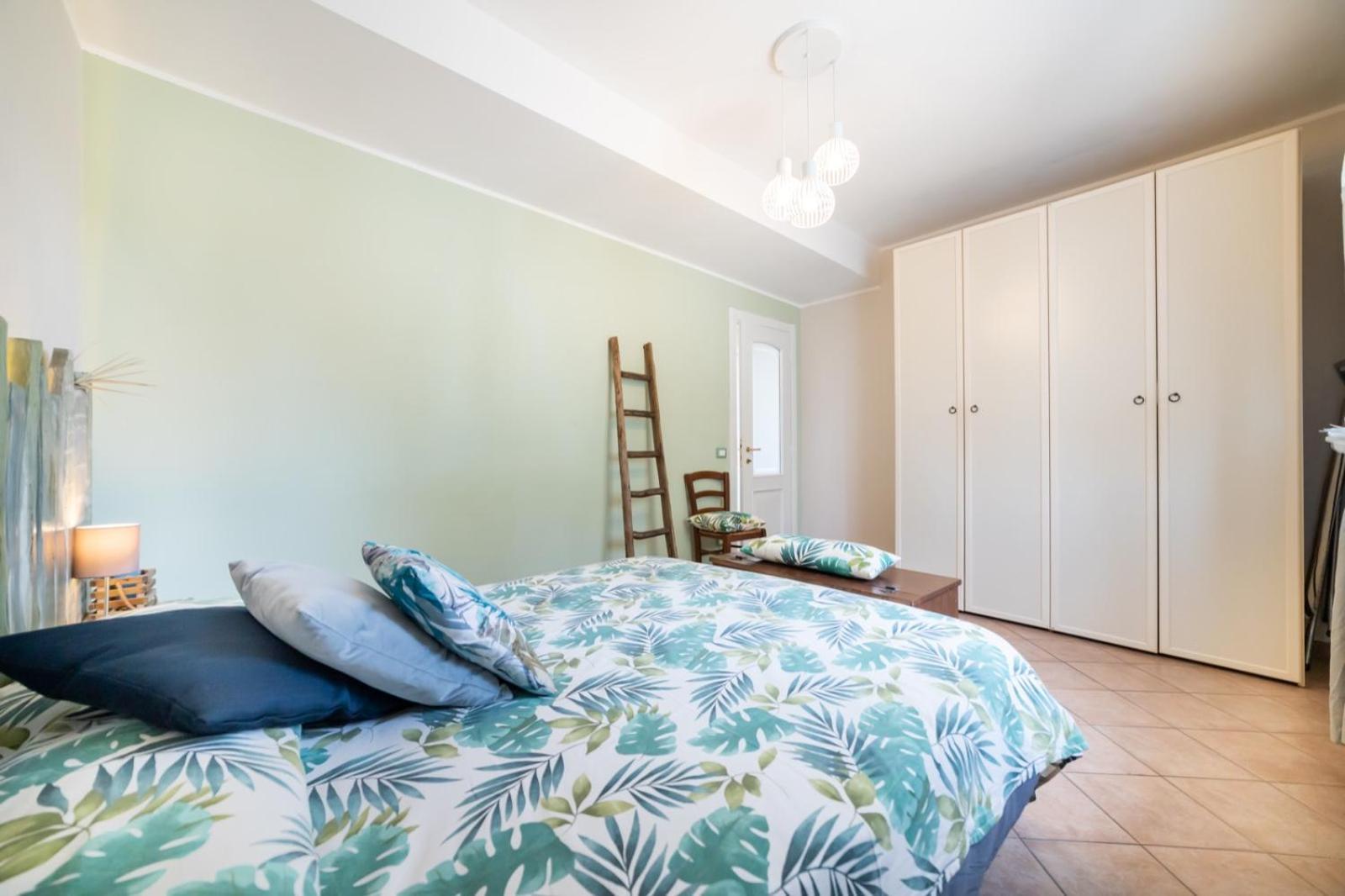 Apartamento Chez Elle Imperia Habitación foto